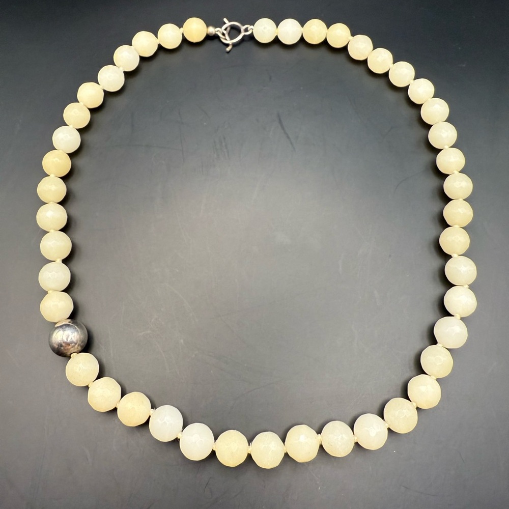 Elegant Cream Beaded Necklace